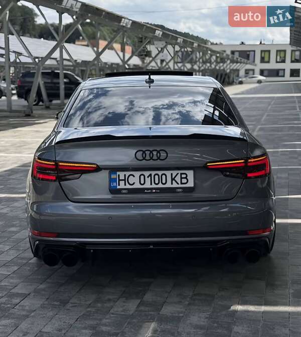 Седан Audi A4 2017 в Киеве