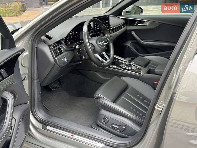 Седан Audi A4 2022 в Киеве