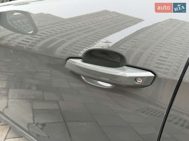 Седан Audi A4 2022 в Киеве