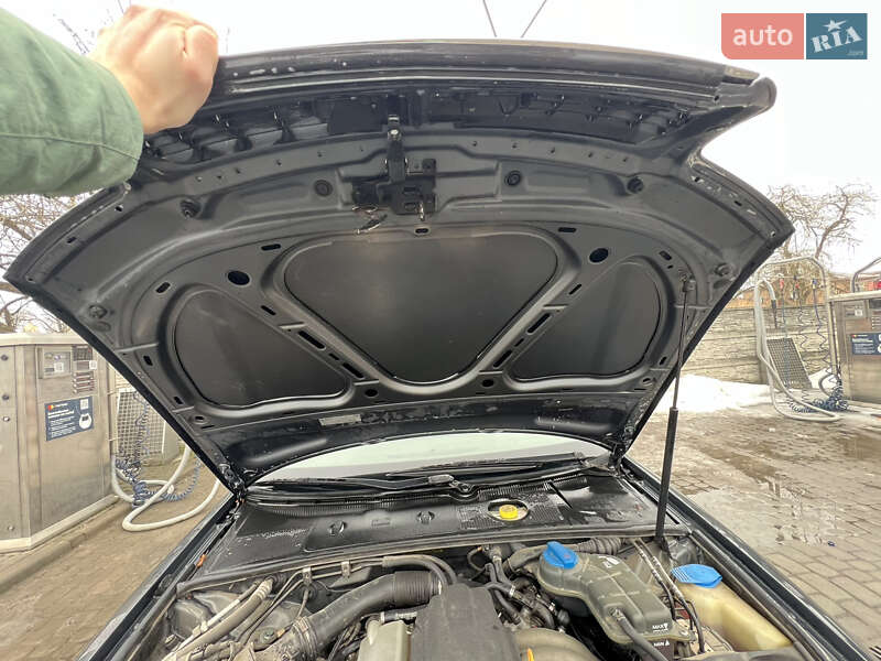 Седан Audi A4 2001 в Львове