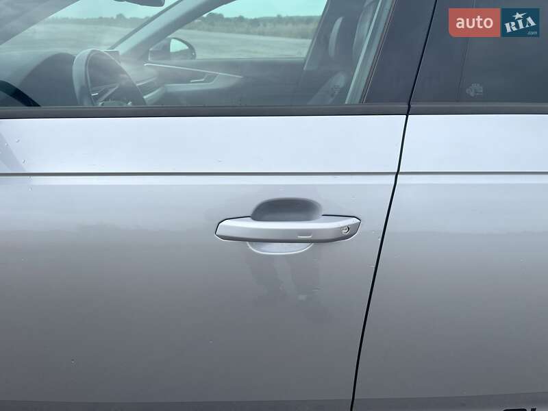 Седан Audi A4 2016 в Баре