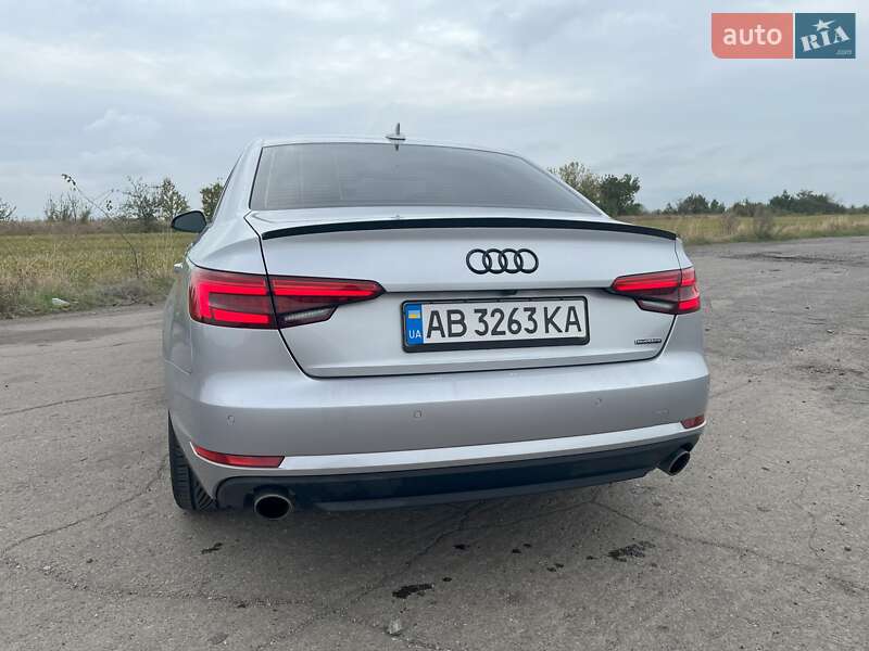 Седан Audi A4 2016 в Баре