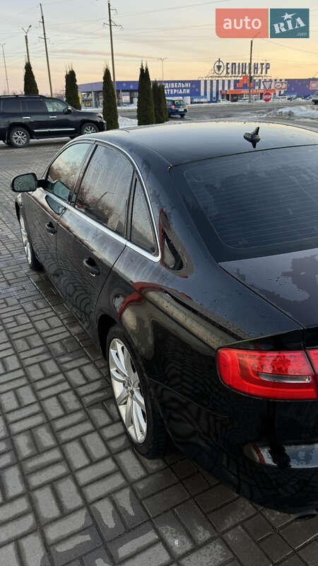 Седан Audi A4 2012 в Нововолынске