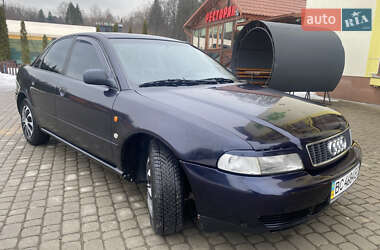 Седан Audi A4 1995 в Трускавці