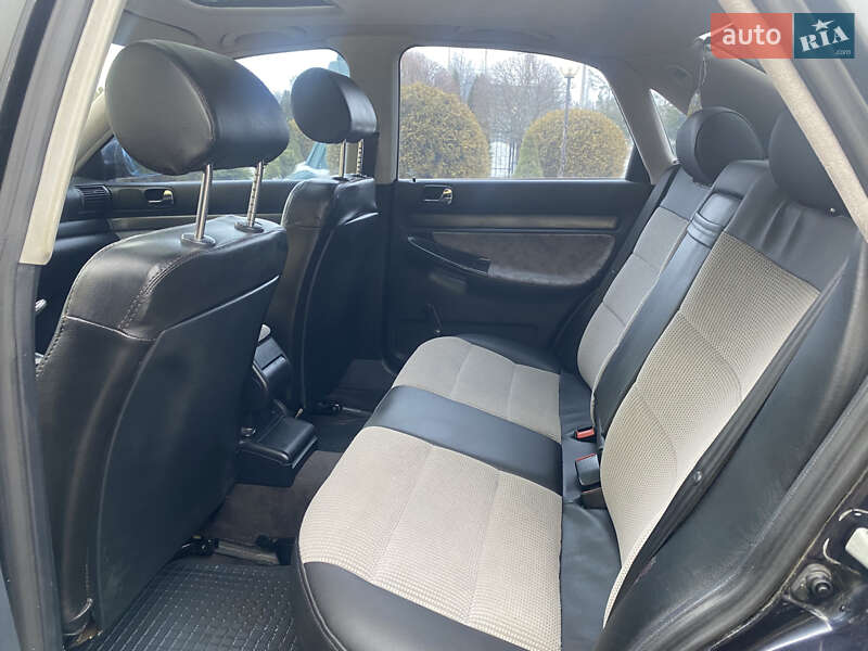 Седан Audi A4 1995 в Трускавці