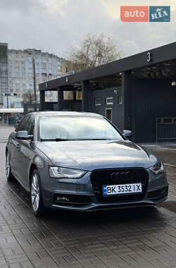 Седан Audi A4 2014 в Рівному