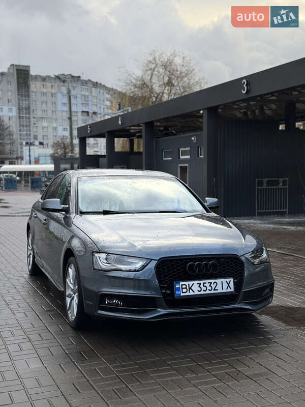 Audi A4 2014