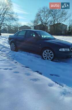 Седан Audi A4 1995 в Озерянах