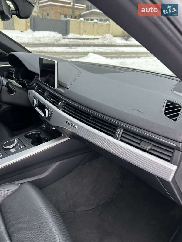 Седан Audi A4 2016 в Киеве