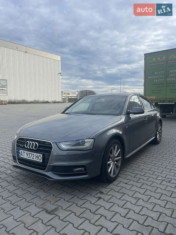 Седан Audi A4 2015 в Львове