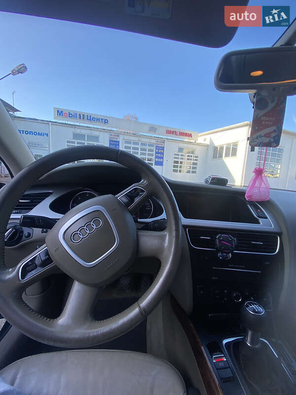 Седан Audi A4 2011 в Новояворовске фото 3 Седан Audi A4 2011 в Новояворовске