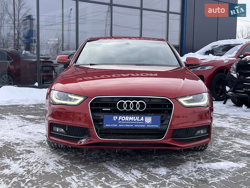 Седан Audi A4 2014 в Нововолынске