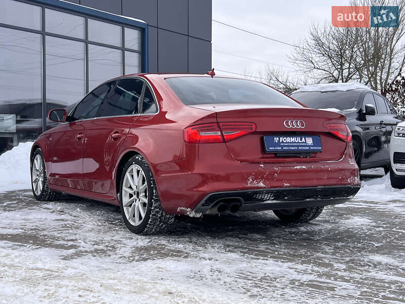Седан Audi A4 2014 в Нововолынске