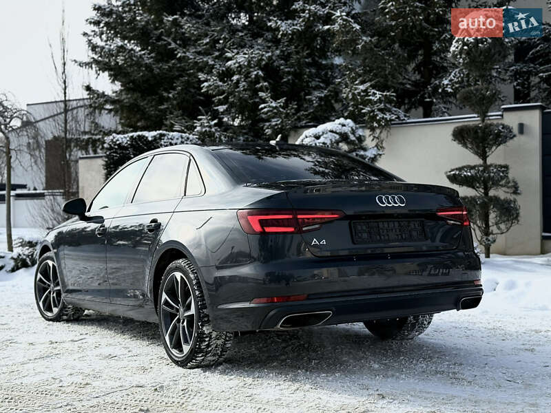 Седан Audi A4 2019 в Львове