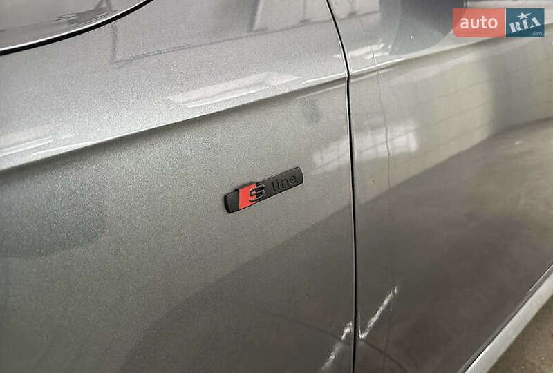 Седан Audi A4 2013 в Львові