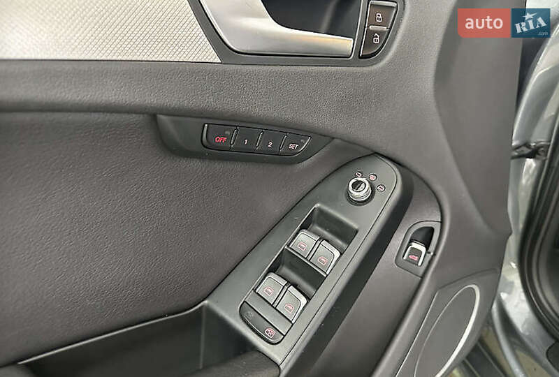 Седан Audi A4 2013 в Львові