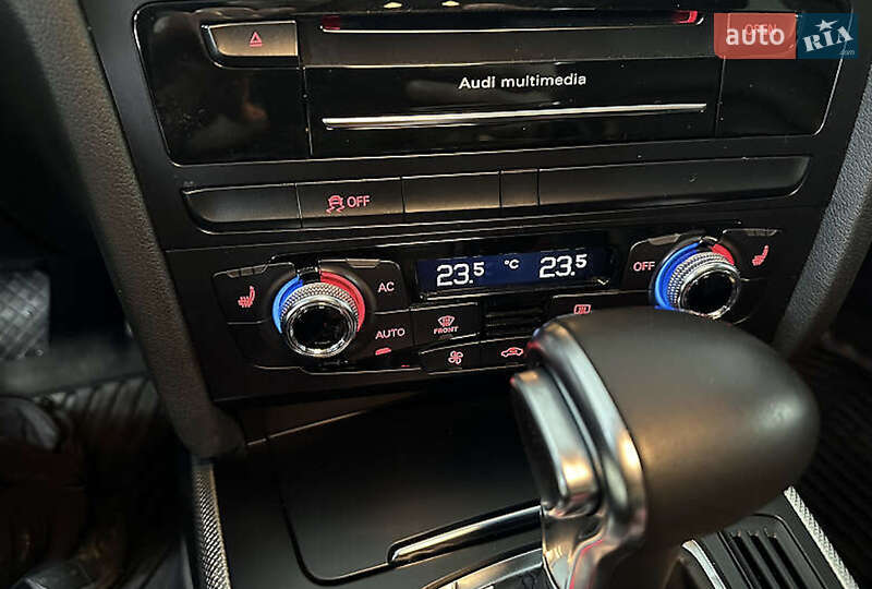 Седан Audi A4 2013 в Львові