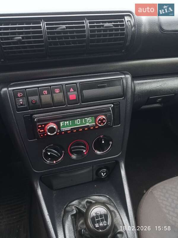 Седан Audi A4 1994 в Кременчуге