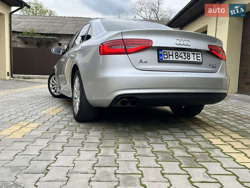 Седан Audi A4 2013 в Ізмаїлі