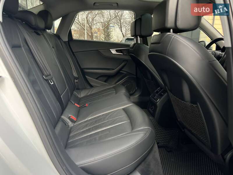 Седан Audi A4 2016 в Івано-Франківську