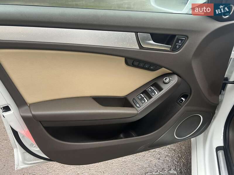 Седан Audi A4 2015 в Ковелі