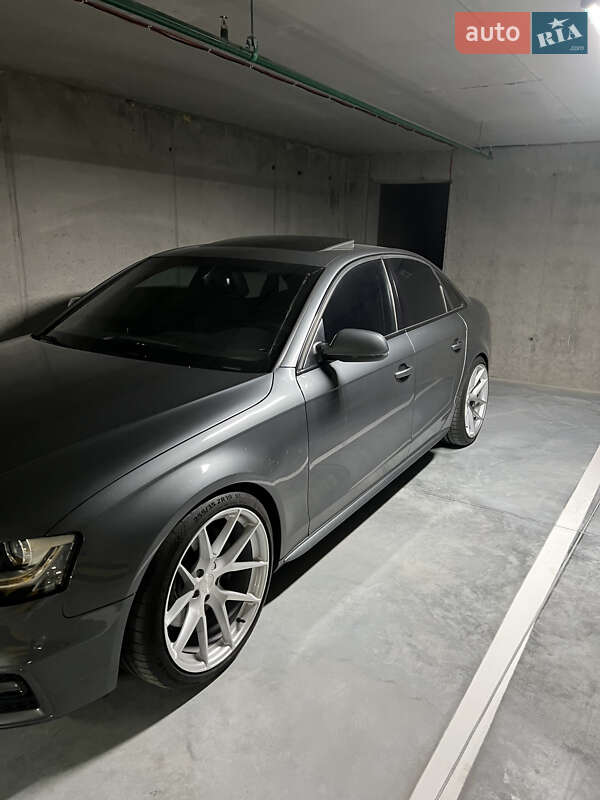 Седан Audi A4 2015 в Киеве