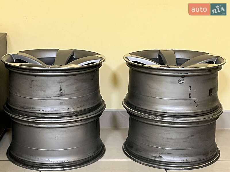 Седан Audi A4 2015 в Киеве