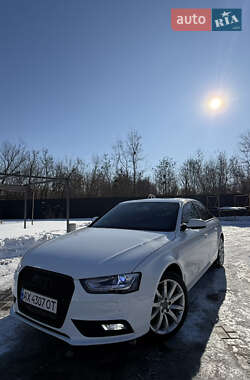 Седан Audi A4 2013 в Каневе
