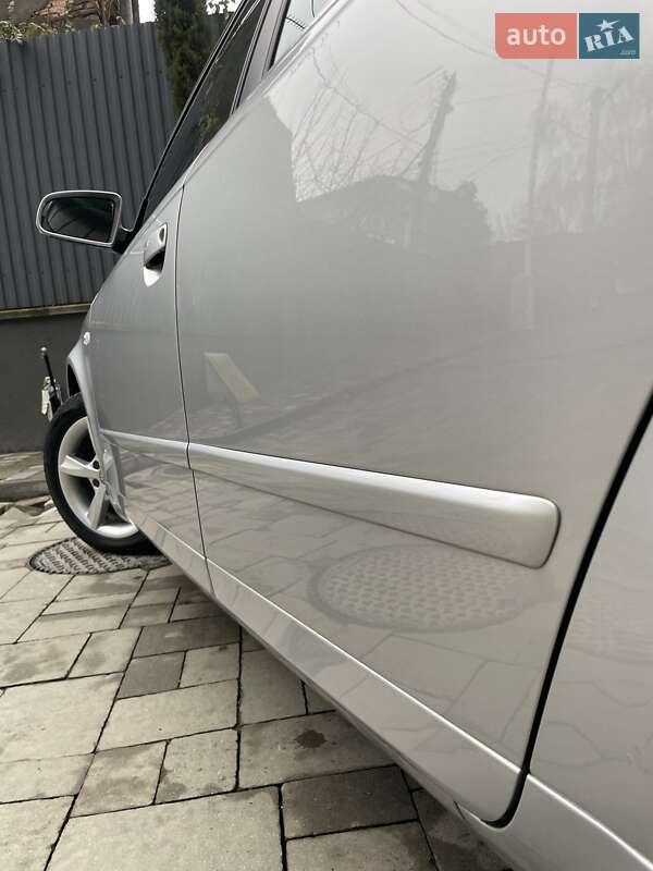 Универсал Audi A4 2005 в Ужгороде