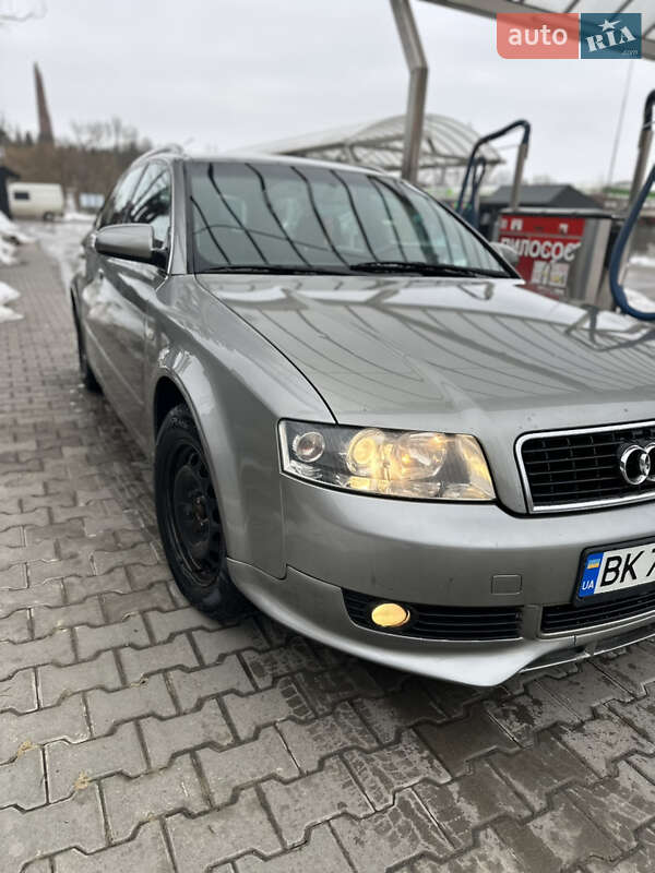 Універсал Audi A4 2002 в Рівному