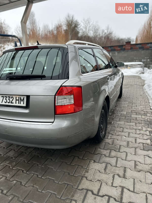 Універсал Audi A4 2002 в Рівному