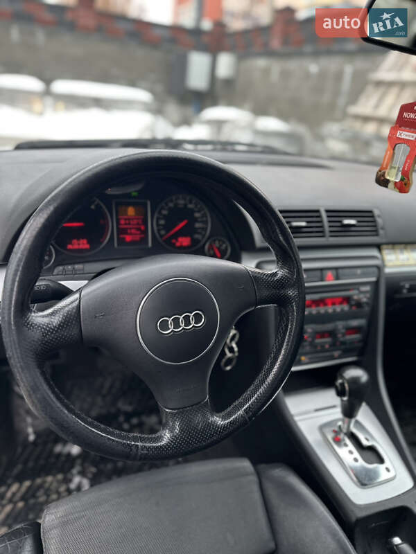 Універсал Audi A4 2002 в Рівному
