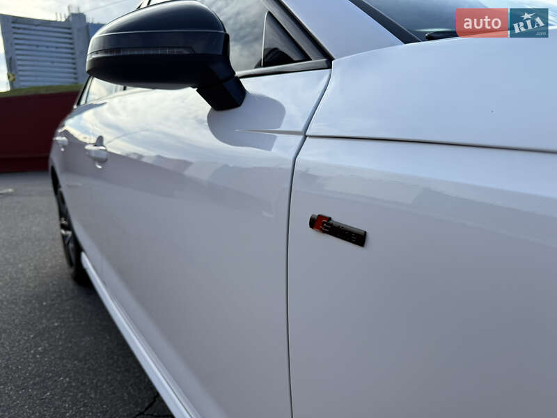 Седан Audi A4 2020 в Киеве