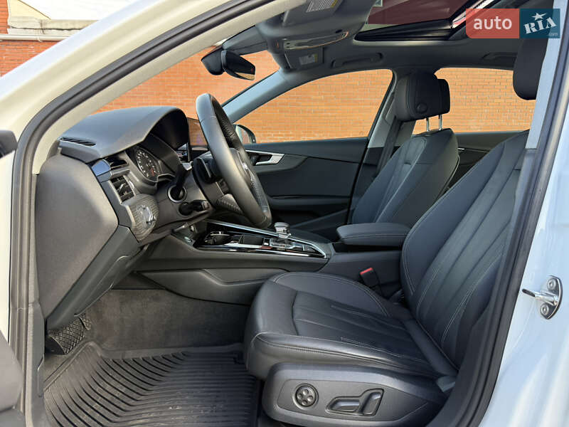 Седан Audi A4 2020 в Киеве