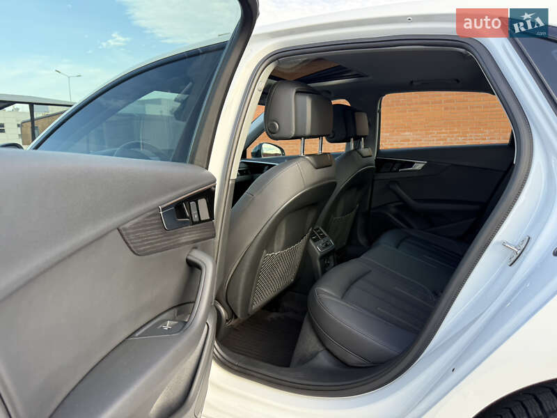 Седан Audi A4 2020 в Киеве