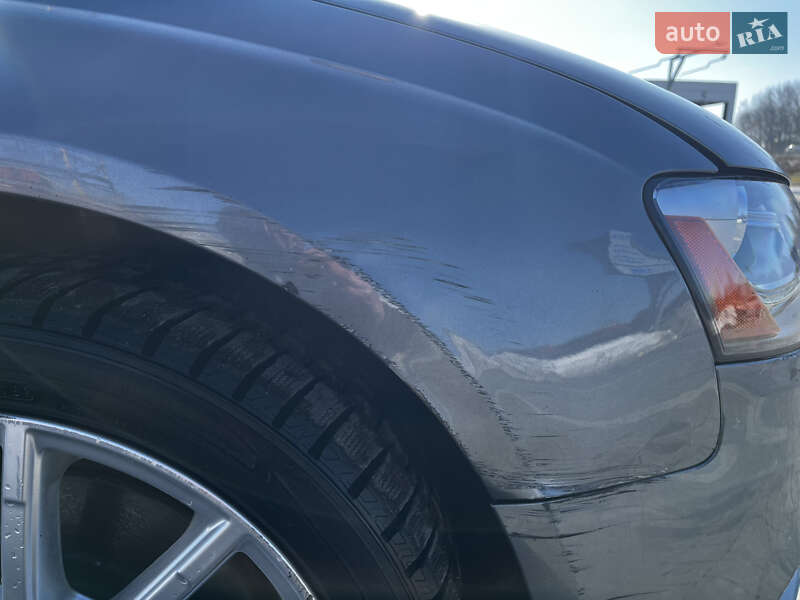 Седан Audi A4 2013 в Львове