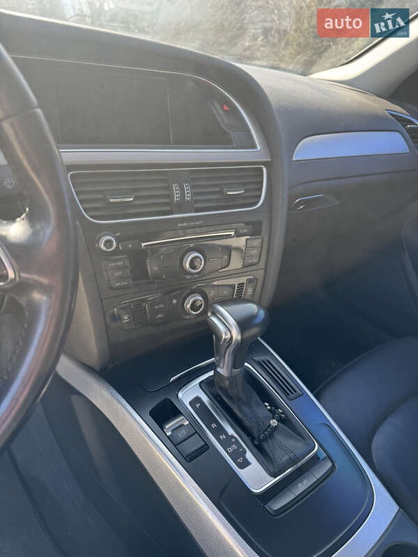 Седан Audi A4 2013 в Яремче