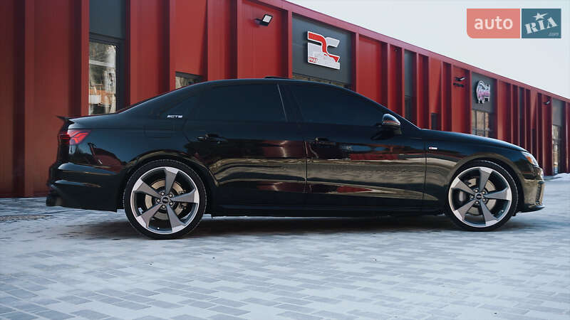 Седан Audi A4 2021 в Львове