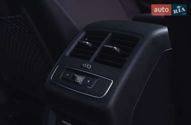 Седан Audi A4 2021 в Львове