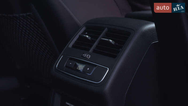 Седан Audi A4 2021 в Львове