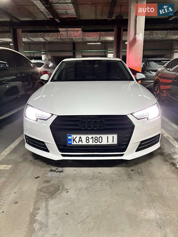 Седан Audi A4 2016 в Киеве