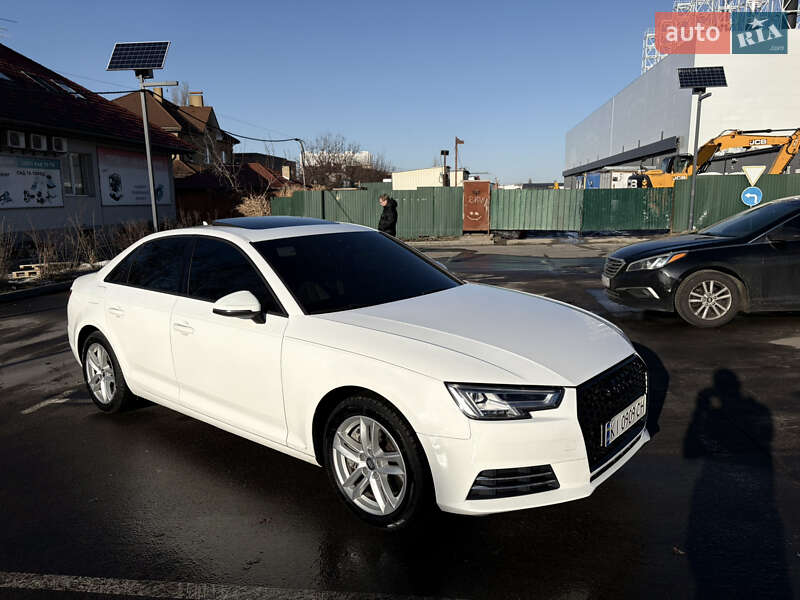 Седан Audi A4 2017 в Киеве