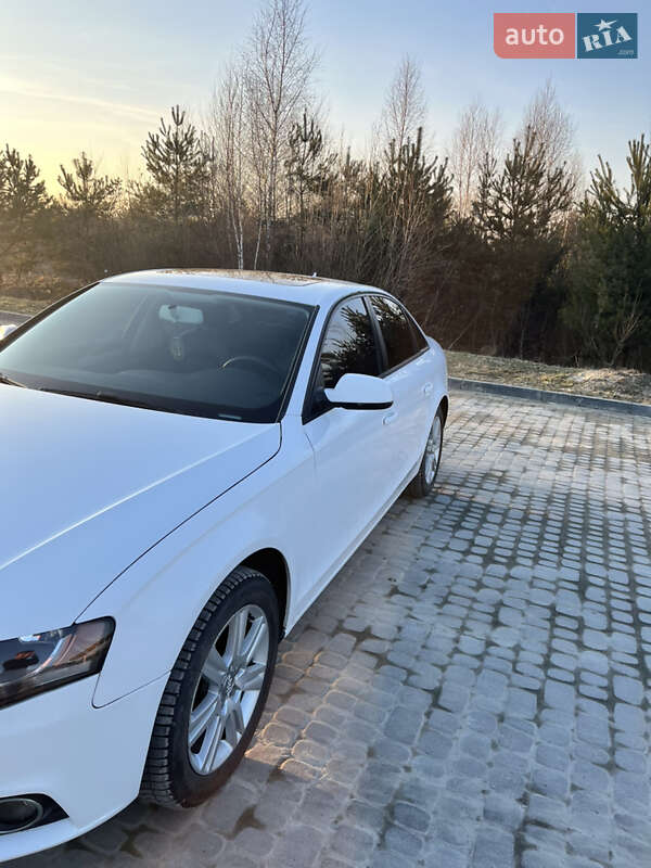 Седан Audi A4 2010 в Николаеве