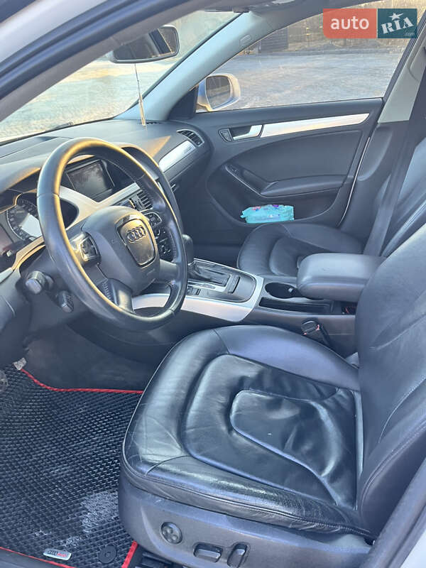 Седан Audi A4 2010 в Николаеве