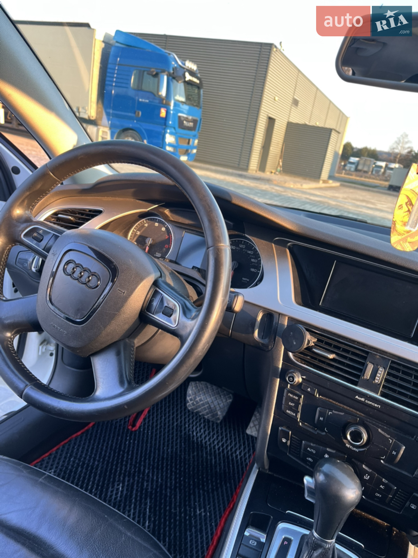 2010 Audi A4 - мініатюра 16