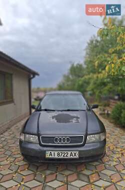 Седан Audi A4 1995 в Макарове