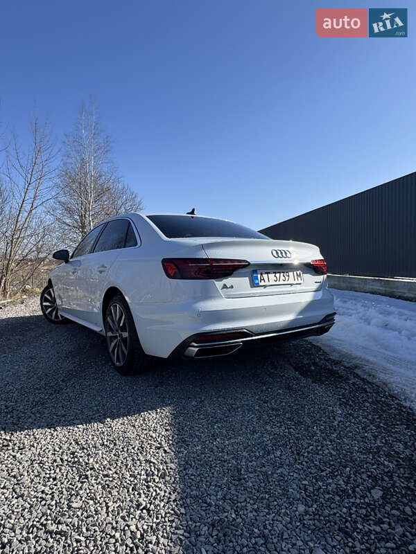 Седан Audi A4 2021 в Ивано-Франковске