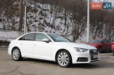 Седан Audi A4 2017 в Киеве