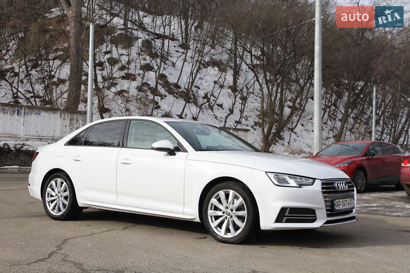 Седан Audi A4 2017 в Киеве