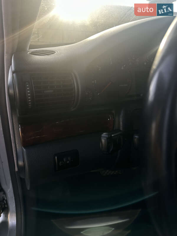 Седан Audi A4 2000 в Радивилове